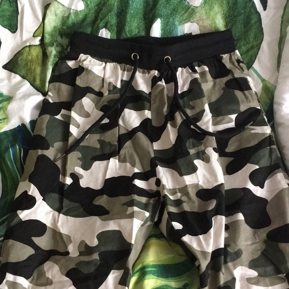 Fashion Nova S 100% Cotton Camo Print Pants w/ Ankle Cuffs